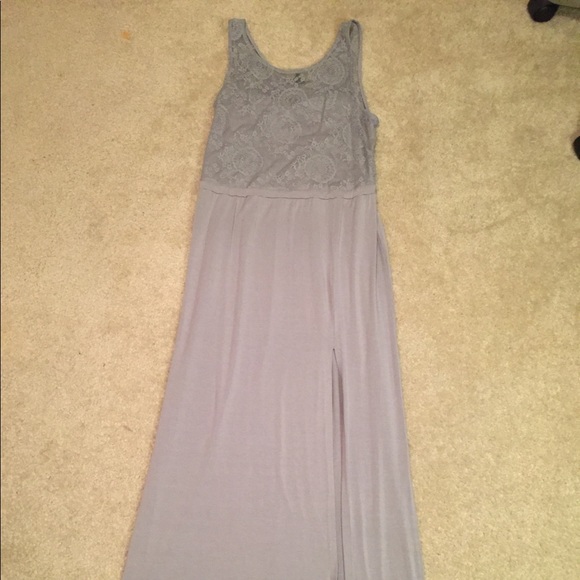 Gray Lacy/Cotton Maxi with Slit on left front leg - Picture 1 of 7